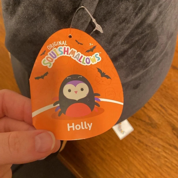 Squishmallows Holly the Halloween Owl - Picture 5 of 7